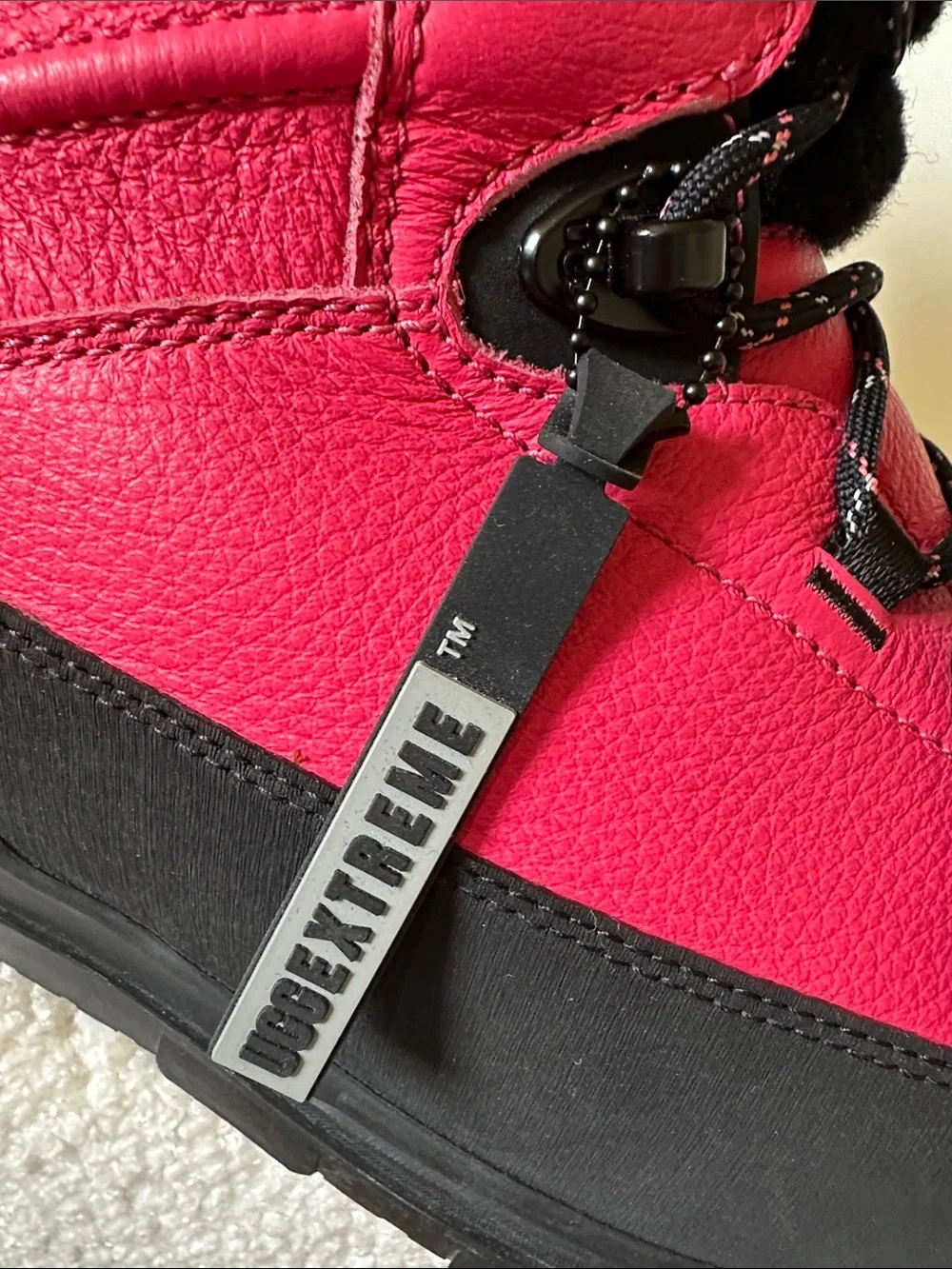 UGG vibrant hot